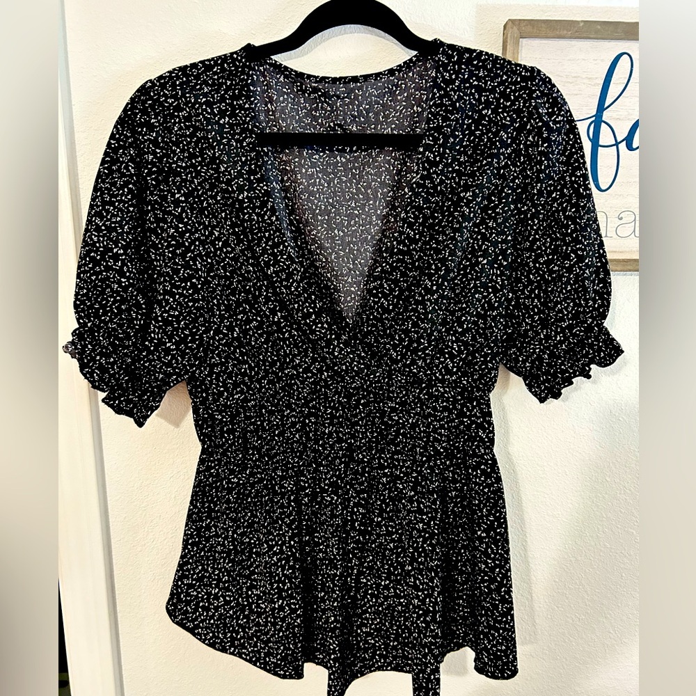 New boutique 1x 14/16 women’s plus top with elastic waist
